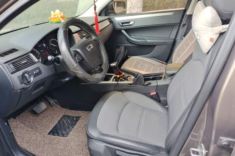 Used Qoros 3 2016 Urban SUV 1.6T Automatic Zhiyue Model Left Front Seat