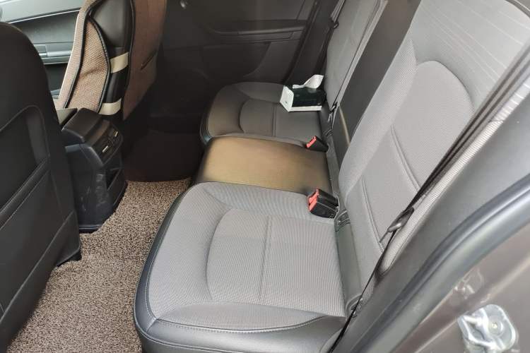 Used Qoros 3 2016 Urban SUV 1.6T Automatic Zhiyue Model Left Rear Seat