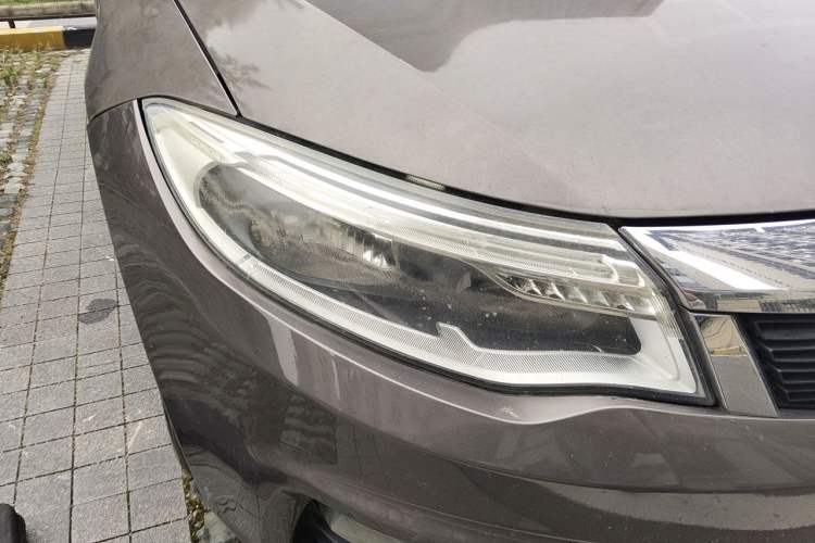 Used Qoros 3 2016 Sedan 1.6L Automatic Zhiyue Model Right Front Headlight