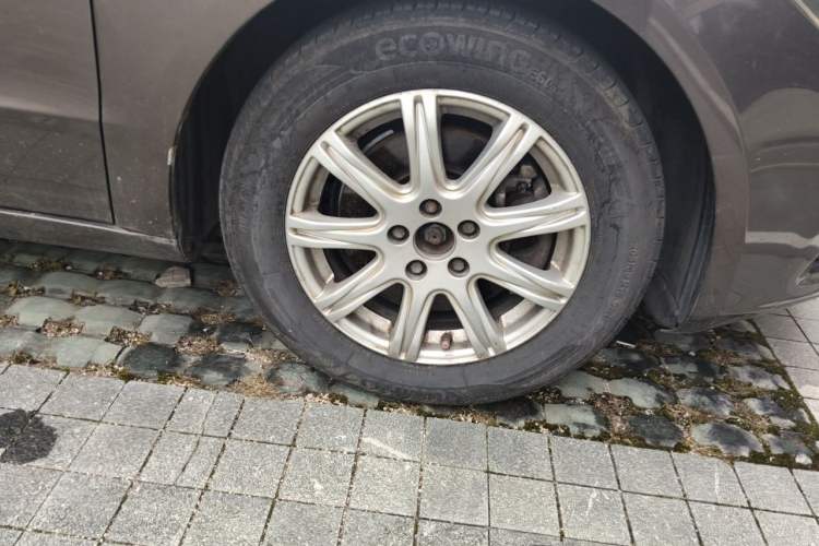 Used Qoros 3 2016 Sedan 1.6L Automatic Zhiyue Model Right Front Wheel Hub