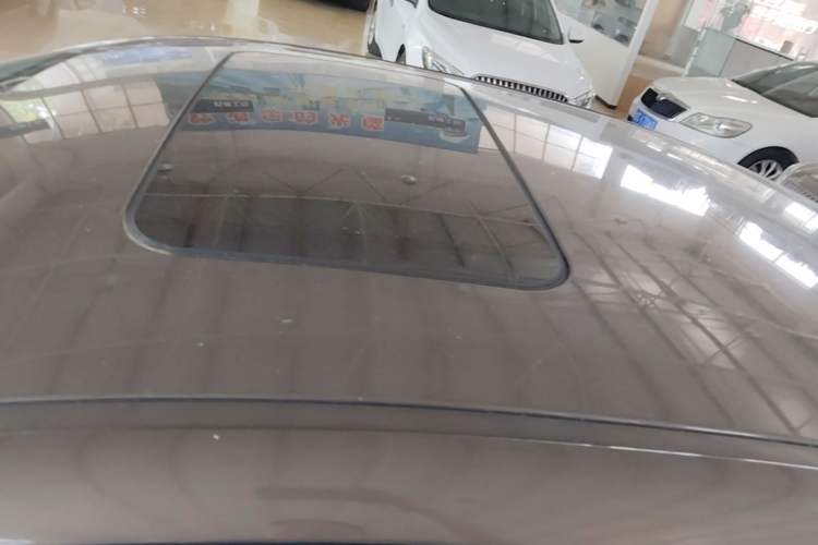 Used Qoros 3 2016 Sedan 1.6L Automatic Zhiyue Model Roof