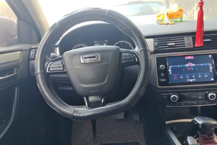 Used Qoros 3 2016 Urban SUV 1.6T Automatic Zhiyue Model Steering Wheel