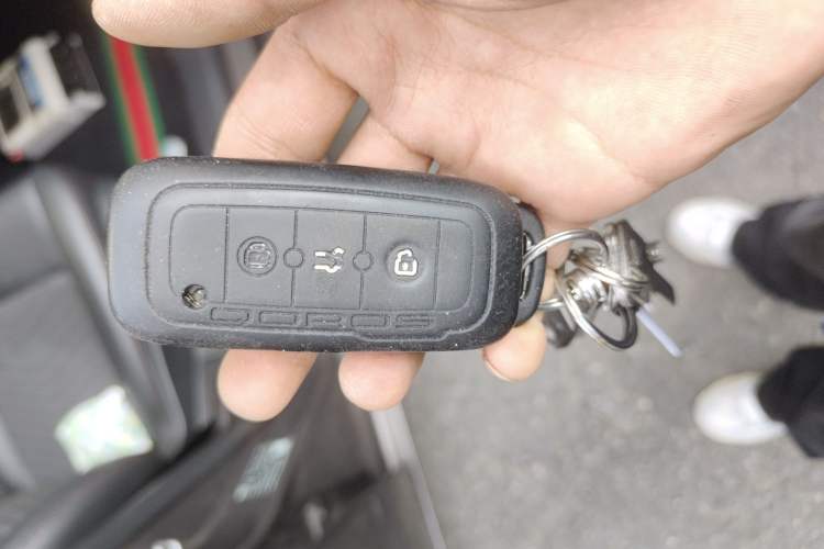 Used Qoros 3 2016 Hatchback 1.6T Automatic ZhiKu Model Vehicle Key