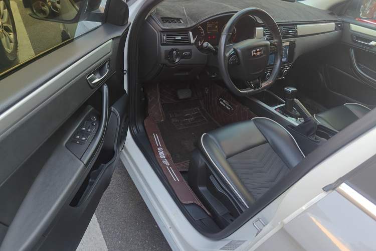 Used Qoros 3 2016 Hatchback 1.6L Automatic Zhiyue Model Driver Seat