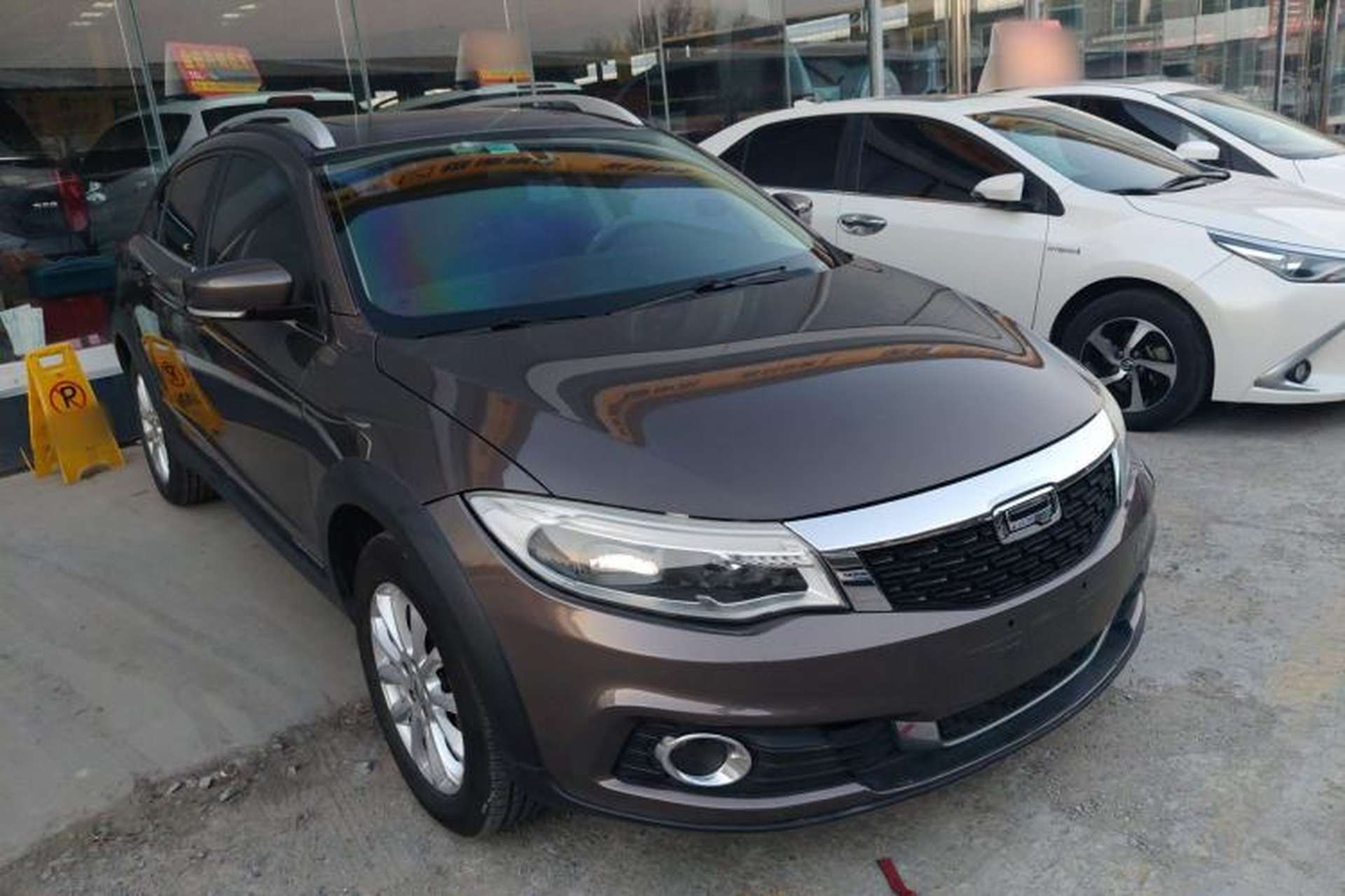 Used Qoros 3 2016 Urban SUV 1.6T Automatic Zhiyue Model Exterior 2
