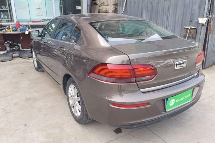 Used Qoros 3 2016 Sedan 1.6L Automatic Zhiyue Model Exterior 2