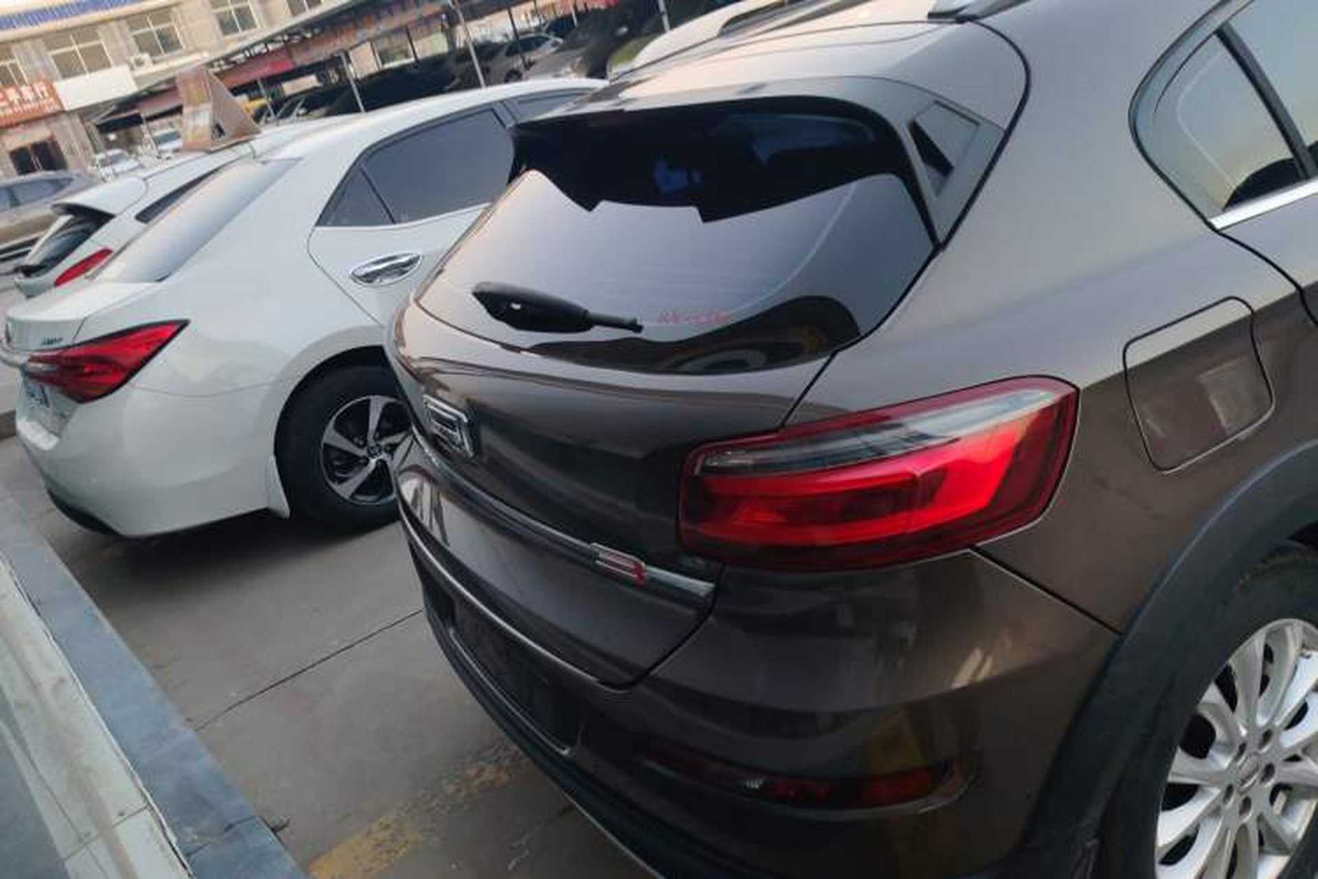 Used Qoros 3 2016 Urban SUV 1.6T Automatic Zhiyue Model Exterior 4