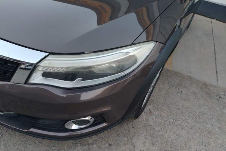 Used Qoros 3 2016 Urban SUV 1.6T Automatic Zhiyue Model Left Front Headlight