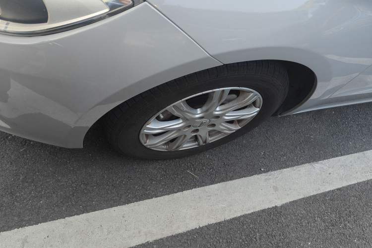 Used Qoros 3 2016 Hatchback 1.6L Automatic Zhiyue Model Left Front Wheel Hub