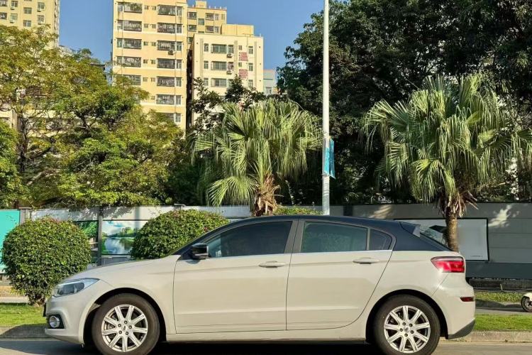 Used Qoros 3 2016 Hatchback 1.6L Automatic Zhiyue Model Left Side