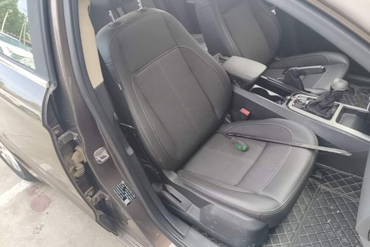 Used Qoros 3 2016 Sedan 1.6L Automatic Zhiyue Model Right Front Seat