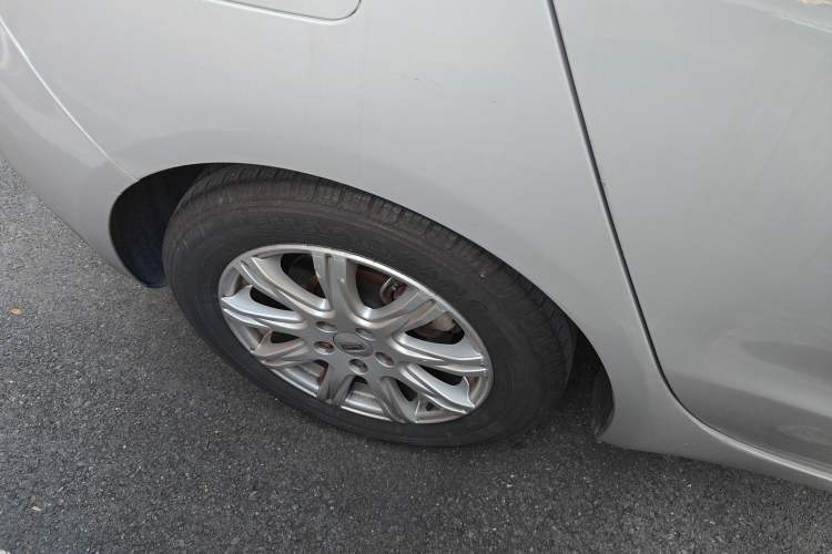 Used Qoros 3 2016 Hatchback 1.6L Automatic Zhiyue Model Right Rear Wheel Hub