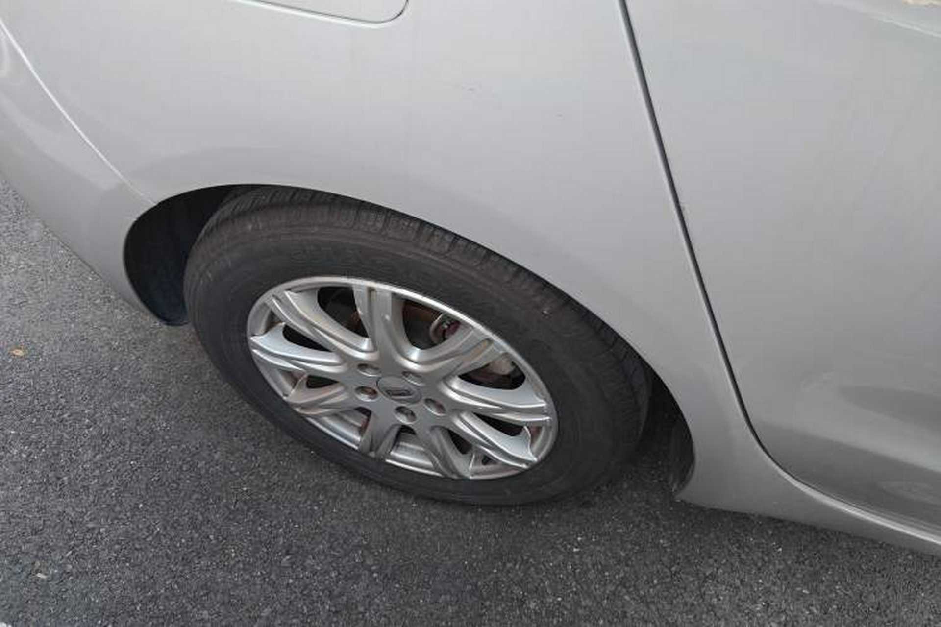 Used Qoros 3 2016 Hatchback 1.6L Automatic Zhiyue Model Right Rear Wheel Hub
