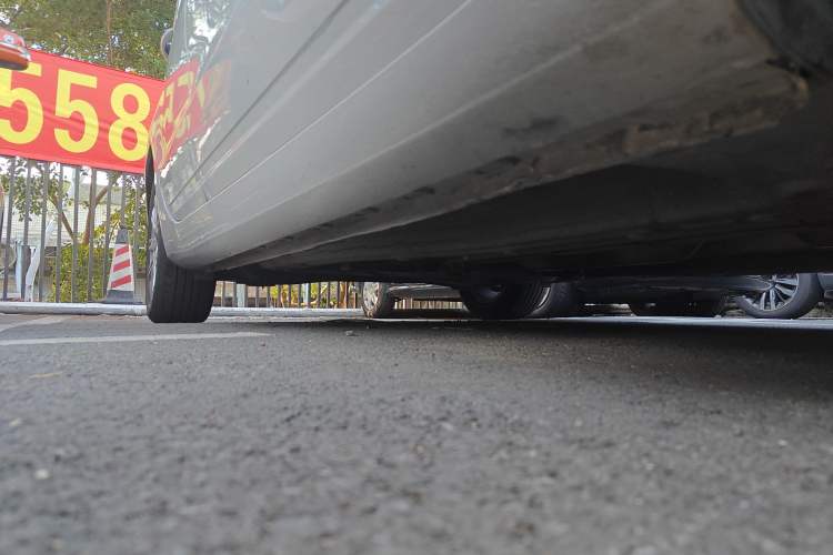 Used Qoros 3 2016 Hatchback 1.6L Automatic Zhiyue Model Right Side Sill