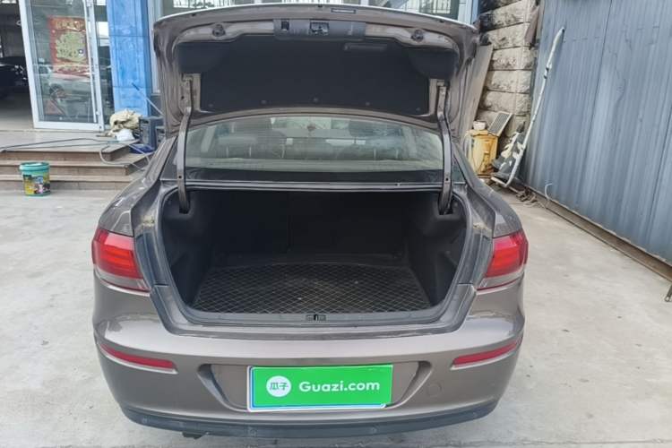 Used Qoros 3 2016 Sedan 1.6L Automatic Zhiyue Model Trunk