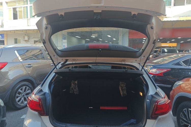 Used Qoros 3 2016 Hatchback 1.6L Automatic Zhiyue Model Trunk