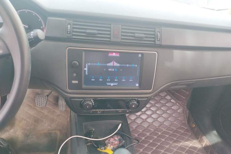 Used Qoros 3 2016 Sedan 1.6L Manual ZhiXiang Model Audio And AC Panel