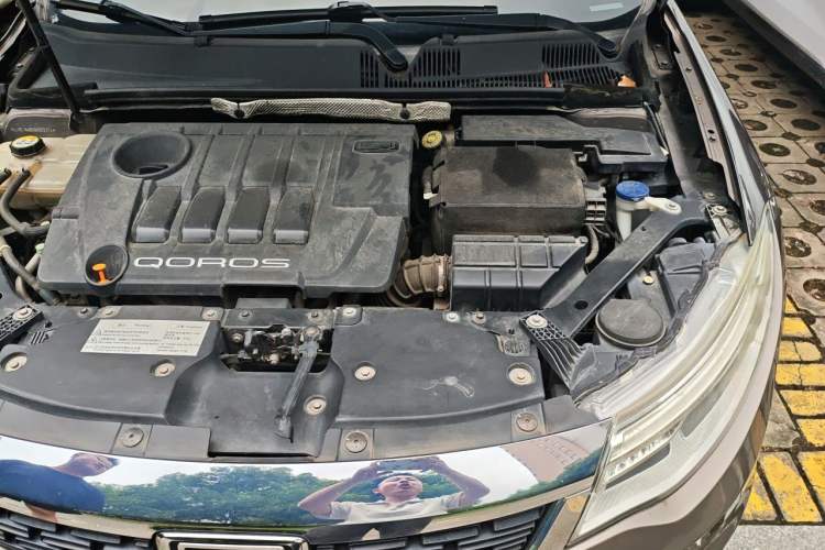 Used Qoros 3 2016 Sedan 1.6L Automatic Zhiyue Model Engine Bay Left