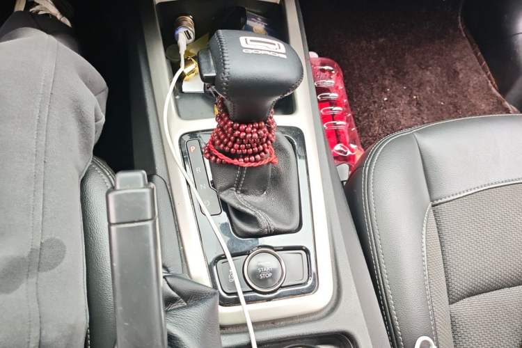 Used Qoros 3 2016 Sedan 1.6L Automatic Zhiyue Model Gear Lever