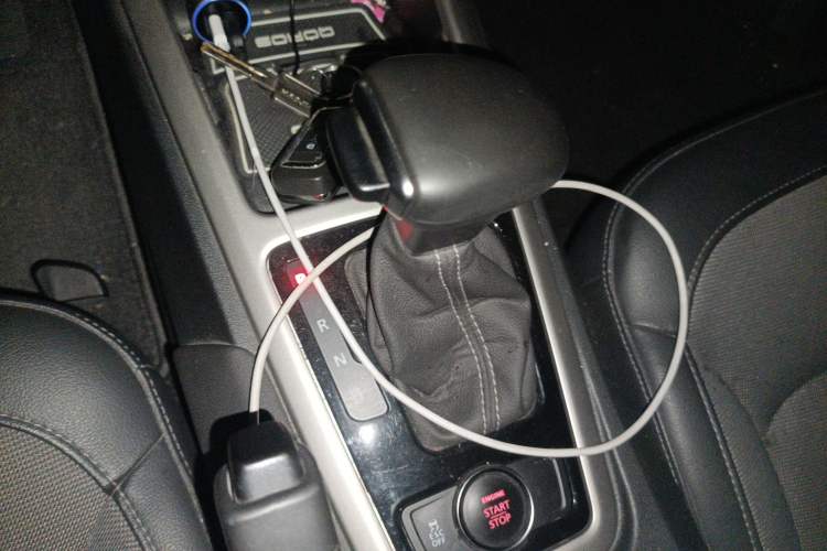 Used Qoros 3 2016 Urban SUV 1.6T Automatic Zhiyue Model Gear Lever