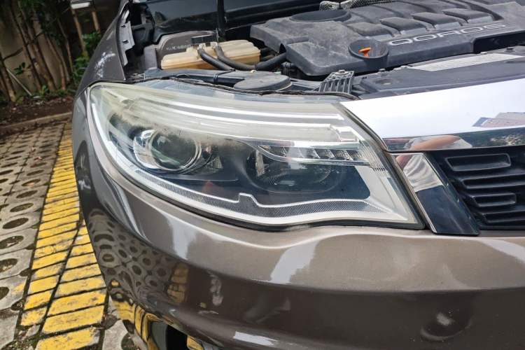 Used Qoros 3 2016 Sedan 1.6L Automatic Zhiyue Model Right Front Headlight