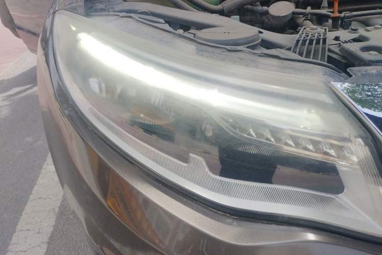 Used Qoros 3 2016 Sedan 1.6L Manual ZhiXiang Model Right Front Headlight