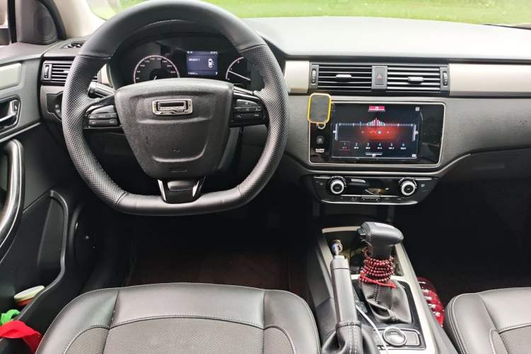 Used Qoros 3 2016 Sedan 1.6L Automatic Zhiyue Model Steering Wheel