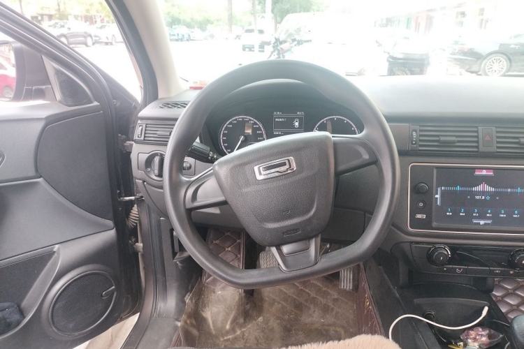 Used Qoros 3 2016 Sedan 1.6L Manual ZhiXiang Model Steering Wheel