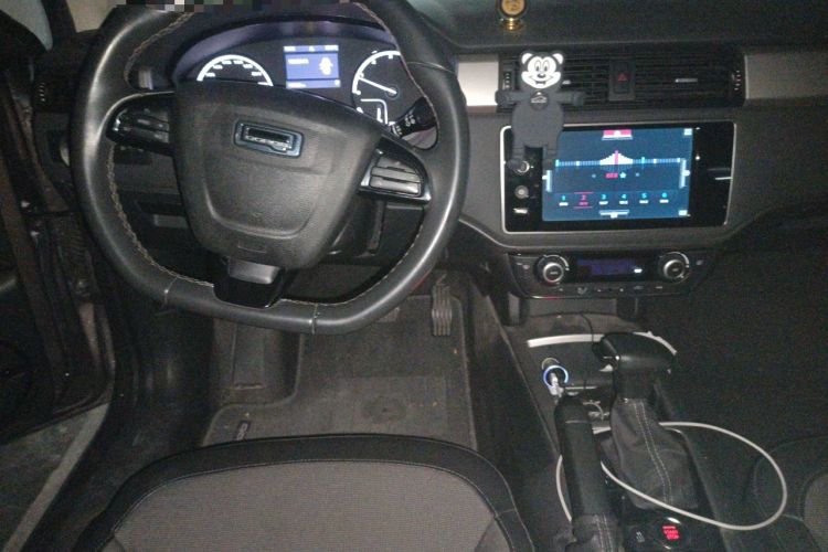 Used Qoros 3 2016 Urban SUV 1.6T Automatic Zhiyue Model Steering Wheel