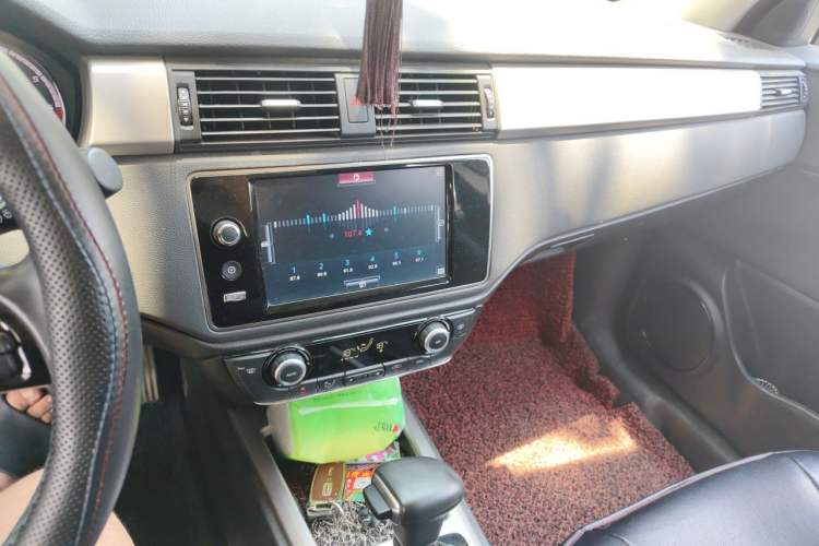 Used Qoros 3 2016 Hatchback 1.6L Automatic ZhiNeng Model Audio And AC Panel