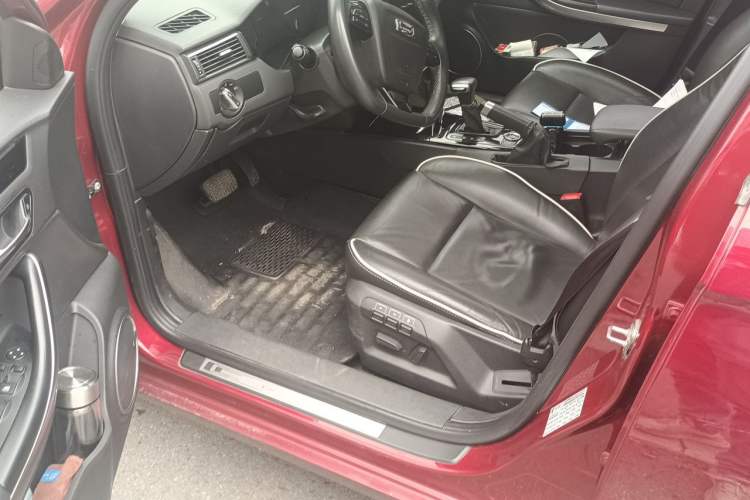 Used Qoros 3 2016 Hatchback 1.6T Automatic ZhiZhen Model Driver Seat