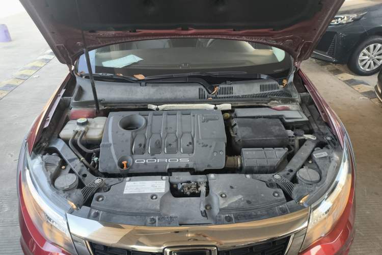 Used Qoros 3 2016 Urban SUV 1.6T Automatic ZhiKu Model Engine Bay