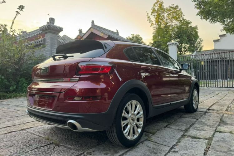 Used Qoros 3 2016 Urban SUV 1.6T Automatic ZhiKu Model Exterior 3