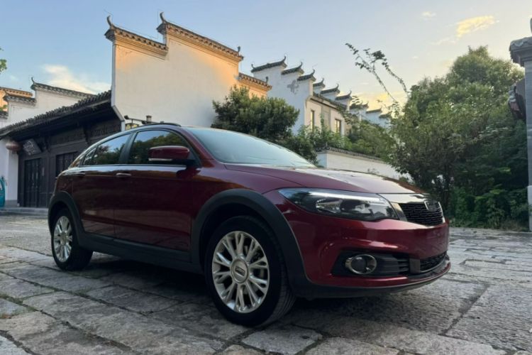 Used Qoros 3 2016 Urban SUV 1.6T Automatic ZhiKu Model Exterior 7