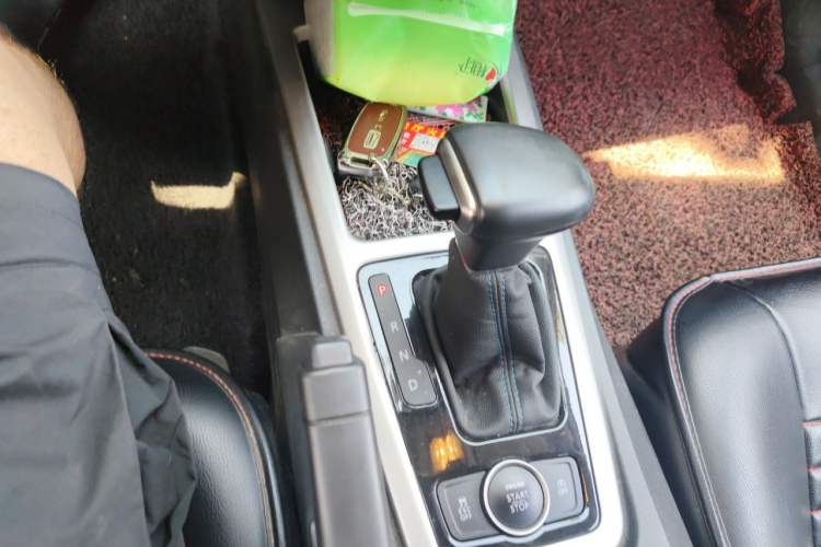 Used Qoros 3 2016 Hatchback 1.6L Automatic ZhiNeng Model Gear Lever