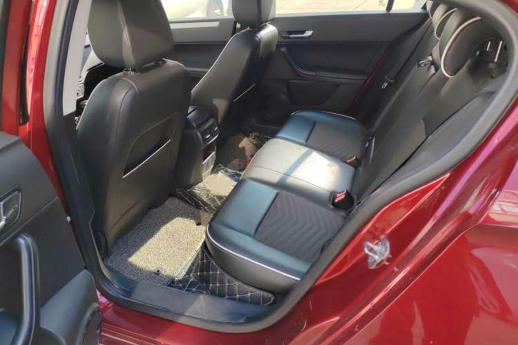 Used Qoros 3 2016 Hatchback 1.6L Automatic Zhiyue Model Interior 1