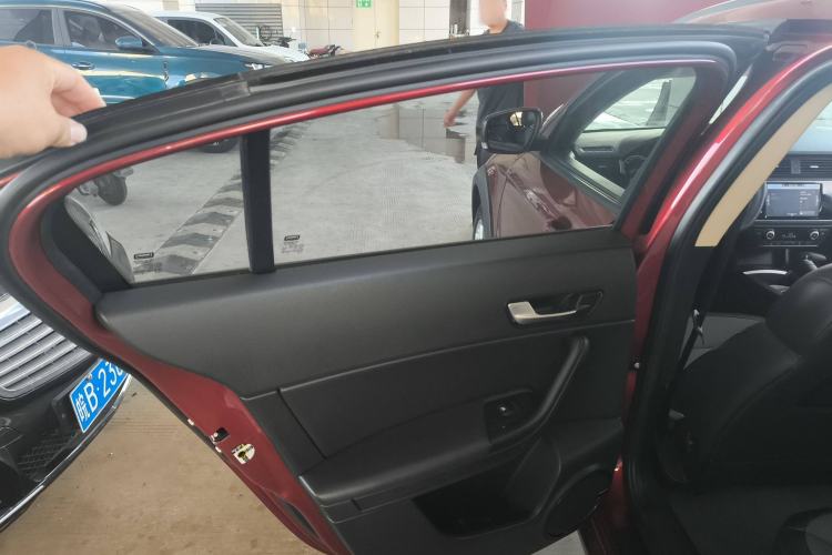 Used Qoros 3 2016 Urban SUV 1.6T Automatic ZhiKu Model Interior 5