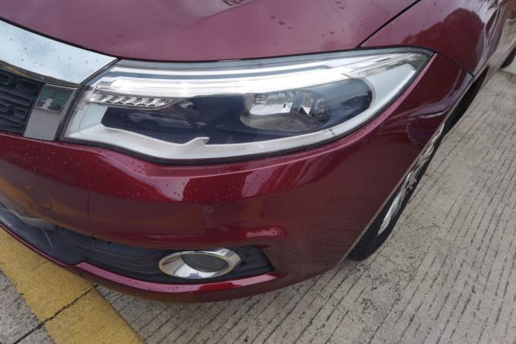 Used Qoros 3 2016 Hatchback 1.6L Automatic Zhiyue Model Left Front Headlight