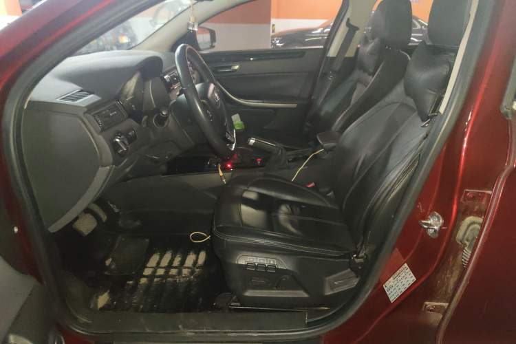 Used Qoros 3 2016 Sedan 1.6T Automatic ZhiKu Model Left Front Seat