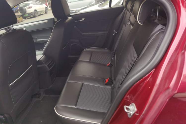 Used Qoros 3 2016 Hatchback 1.6L Automatic Zhiyue Model Left Rear Seat