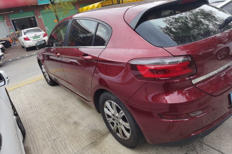 Used Qoros 3 2016 Hatchback 1.6L Automatic Zhiyue Model Left Side