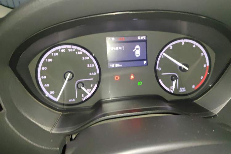 Used Qoros 3 2016 Sedan 1.6T Automatic ZhiKu Model Odometer Close Up
