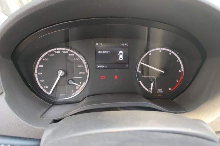 Used Qoros 3 2016 Hatchback 1.6L Automatic ZhiNeng Model Odometer Close Up
