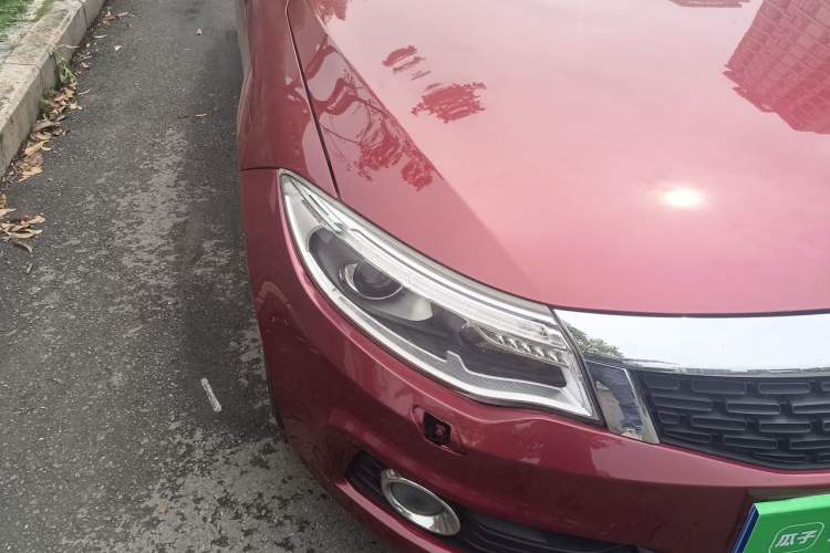 Used Qoros 3 2016 Hatchback 1.6T Automatic ZhiZhen Model Right Front Headlight