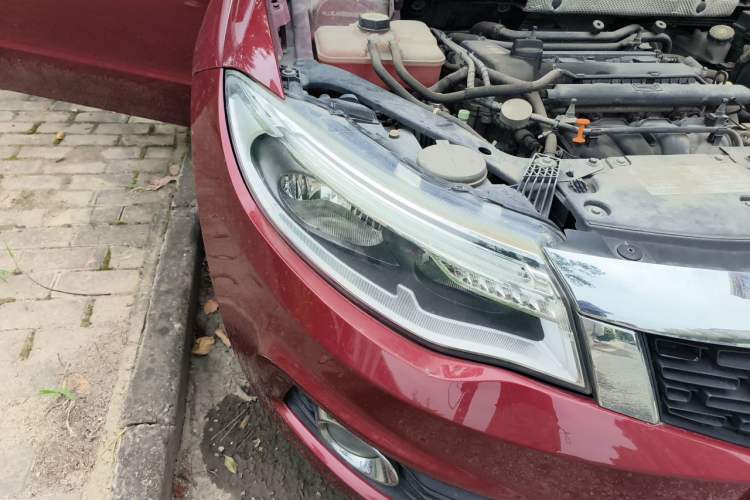 Used Qoros 3 2016 Hatchback 1.6L Automatic Zhiyue Model Right Front Headlight