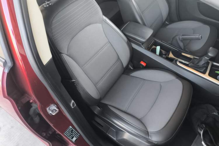 Used Qoros 3 2016 Urban SUV 1.6T Automatic ZhiKu Model Right Front Seat