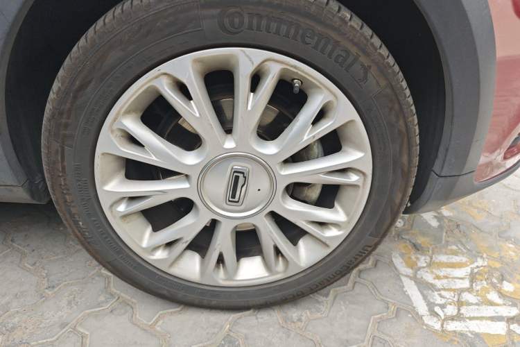 Used Qoros 3 2016 Urban SUV 1.6T Automatic ZhiKu Model Right Front Wheel Hub