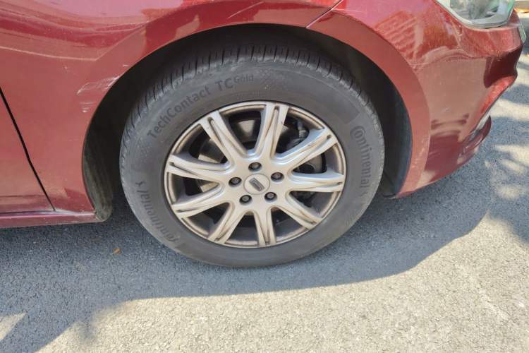 Used Qoros 3 2016 Hatchback 1.6L Automatic ZhiNeng Model Right Front Wheel Hub