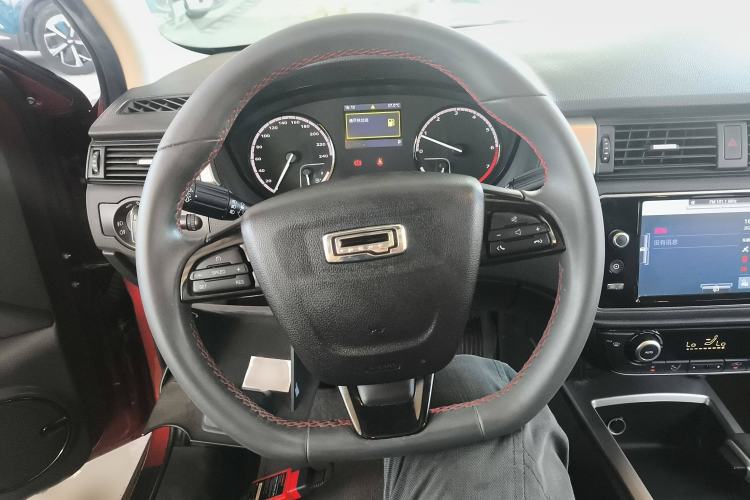 Used Qoros 3 2016 Urban SUV 1.6T Automatic ZhiKu Model Steering Wheel
