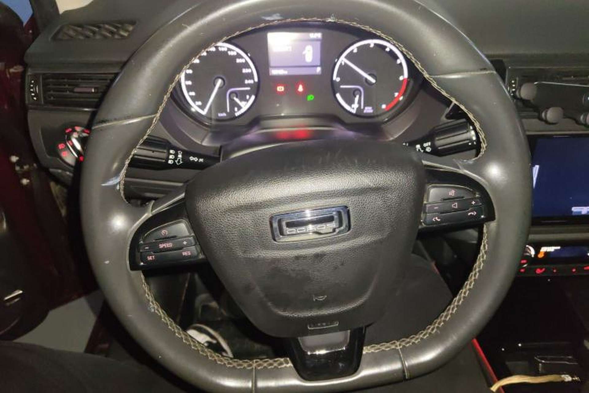 Used Qoros 3 2016 Sedan 1.6T Automatic ZhiKu Model Steering Wheel